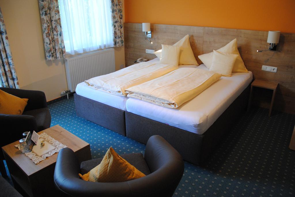 Hotel-Pension Falkensteiner Sankt Gilgen Room photo